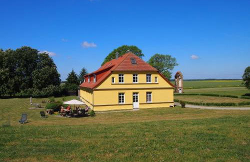 Gut-Rattelvitz-Parterre-A-hochwertig-Sauna-Kamin-eTankstelle-Spielscheune-15-000qm-Parkland - Foto 19