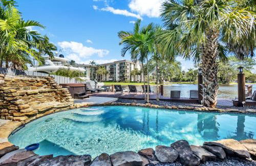 Riverbend Yacht Retreat Waterfront Villa with Pool - Foto 1