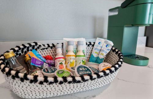 Sunkissed Private Pool 3BR Oasis w Outdoor Lounge - Foto 19