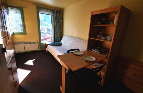 Studio au pied des pistes avec balcon et TV - FR-1-771-8 - Foto 7