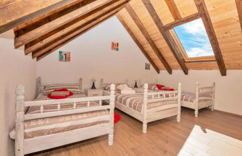 Gorgeous Home In Ricice With Lake View - Foto 32