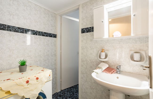 Seaside Family Haven - Avia's Spacious Getaway - Foto 19