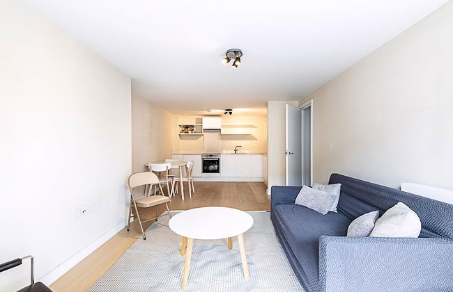 City Relay Sleek Apartment in Belgravia - Photo 5