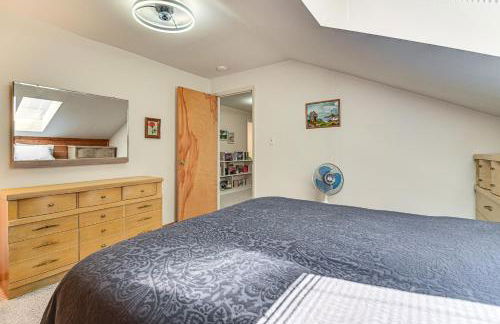 1 Mi to Rangeley Lake Cabin with Wraparound Deck! - Foto 17