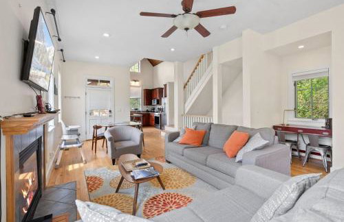 Mtn Views Hot Tub Close to Asheville - Foto 6