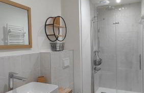 Petit Sablé - T3 avec Terrasse Proche Cassis - Foto 18