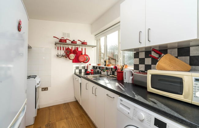 Super 1BD Garden Flat Islington London - Photo 9