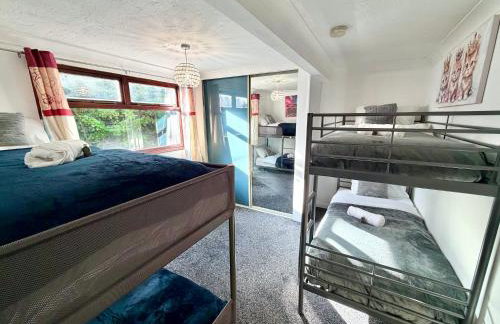 Indoor Heated Pool - Large Family Home - Sleeps 12 - Near Bournemouth Beach - Photo 37