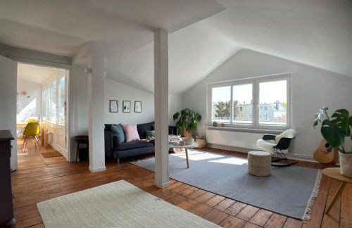 Helle Dachgeschosswohnung mit großer Südterrasse - Foto 12