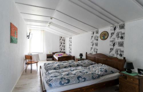 Family-Friendly Home with Garden - Foto 7