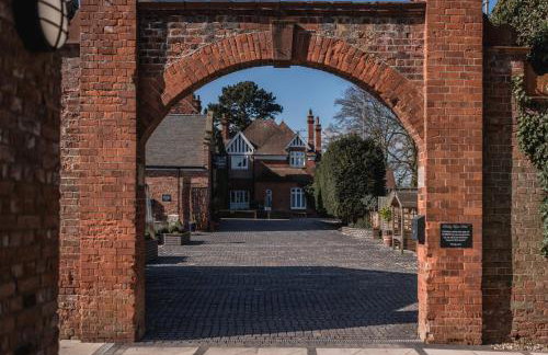 Healing Manor Hotel - Photo 28