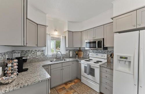 3 bedroom *Downtown* with Firepit - Foto 10