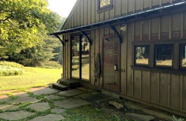 Gorgeous Cottage for Two, Overlooking Pond on 20 acres, Glamping in Pennsylvania - Foto 6