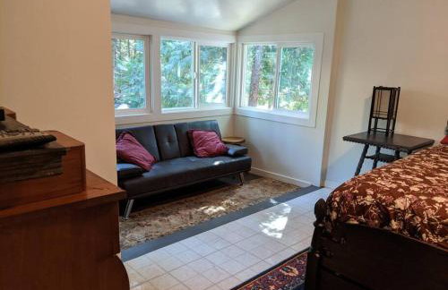 1870s Stained Glass Nostalgia - Foto 23