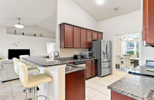 Newley Built Oasis Heated Pool Waterfront retreat - Foto 17
