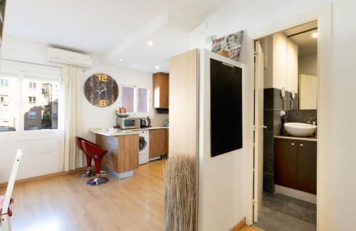 Cute Apartment in Sants Station with HBO & Alexa & AC - Photo 8