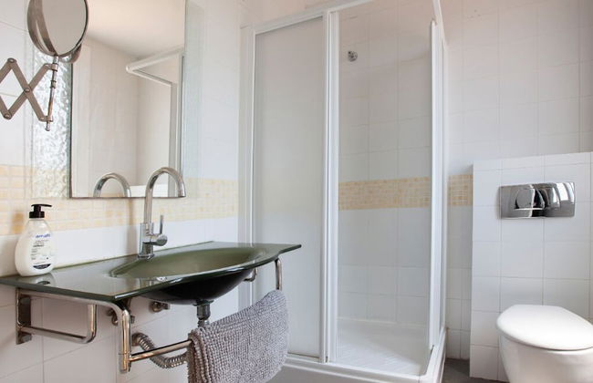 Centric Apartment Berlin - Photo 17