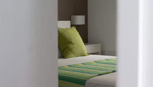 WELCOME RIVIERA - FIOCCO DI MARE elegante e moderno appartamento completamente rinnovato situato in una zona tranquilla -toll parking at 15 euro per day to be booked in advance -subject to availability - Foto 2