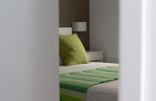 WELCOME RIVIERA - FIOCCO DI MARE elegante e moderno appartamento completamente rinnovato situato in una zona tranquilla -toll parking at 15 euro per day to be booked in advance -subject to availability - Foto 2