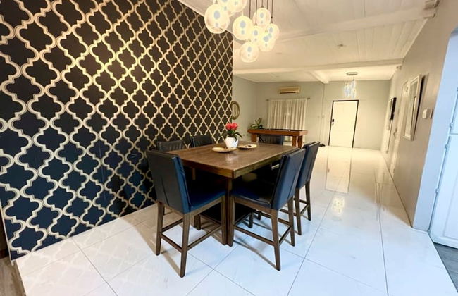 Pool and Jacuzzi Vacation Home - Foto 20