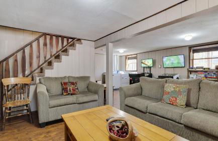 Hot Tub + Sauna + Deck + Firepit + Beach Access + Near Dining Grateful Escape by Avantstay - Foto 44