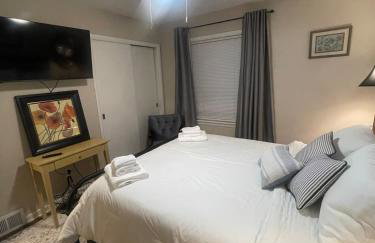 Newly renovated 3-bedroom lakeside home - Foto 16