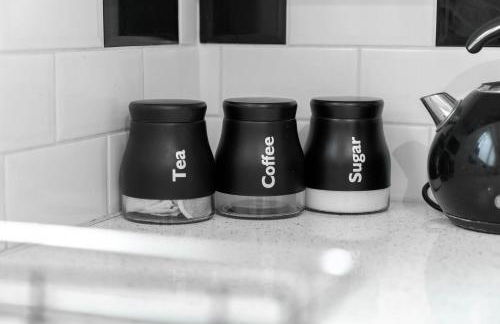 Modern 4 bedroom home ideal for Contractors, Groups and families ,FREE parking for multiple vehicle's - Foto 24