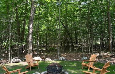 Pocono Hideout Family Home with Hot Tub Deck Sunroom Pool Big Bass Lake Larsen Lake Gouldsboro Clifton Township - Foto 35