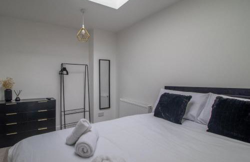 The Larky - Modern 2 Bed Cottage in Larkhall - Photo 19