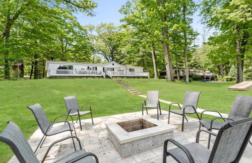 Picture Perfect Dual Home on the Lake - Foto 22