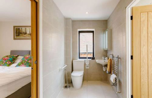 Roe Cottage - Disabled Adapted - 2 bed - hot tub - Photo 23