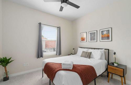 Townhome w heated pool & game room - Foto 9