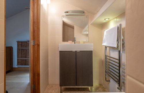 The Coach House - Cosy Retreat in Warwickshire! - Photo 77