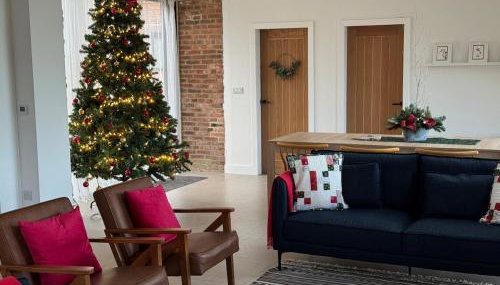 Threshing Barn- Modern 5 Bed, 10 person, Barn Conversion in a Rural Location with Great Access - Foto 3