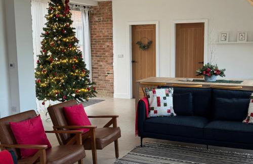 Threshing Barn- Modern 5 Bed, 10 person, Barn Conversion in a Rural Location with Great Access - Foto 3