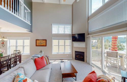 Family Lake Escape Sleeps 12 Shared Pool Dock - Foto 6