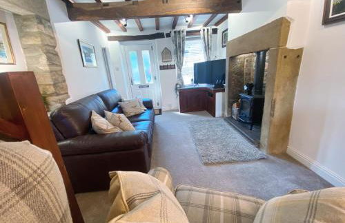 Cosy Cottage in Grindleford, Garden, Views & Walks on the Doorstep, 4 Guests - Photo 9