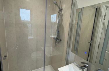 Central Aldershot Flat, Near Station & Town Centre - Foto 10