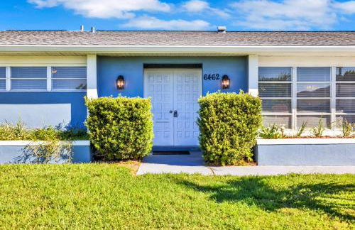 Relaxing canal front 2 BR pool home in North Port - Pineapple Way - Foto 20