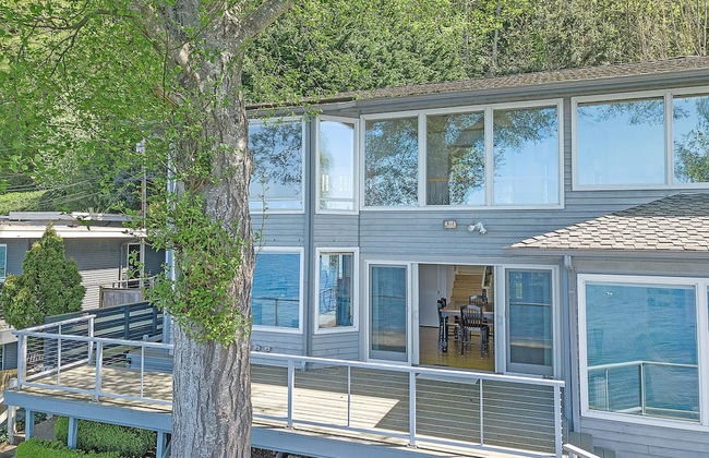 Four Stone Beach House - Photo 1