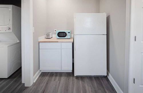 Delightful airy remodeled 1 1 Elsas - Photo 19