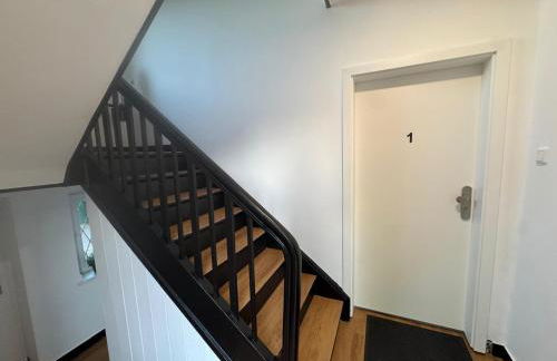 Central Comfort Home with Garden - Foto 14