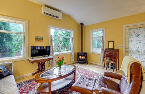 Walk to Irondale Beach Park! Family Haven with Yard - Foto 4