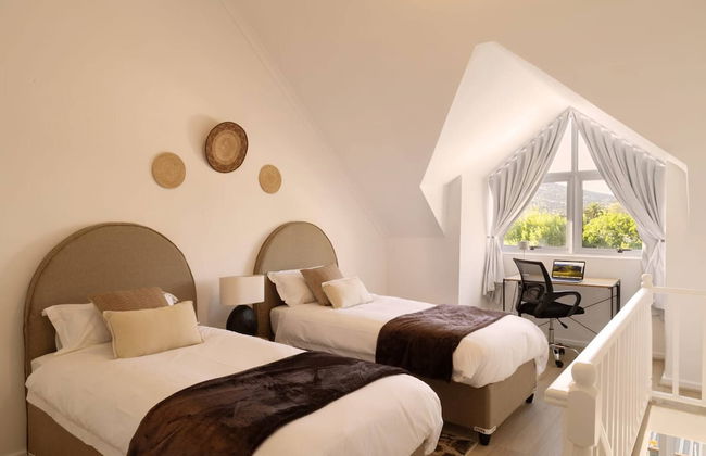 2 Bedroom Apartment, Princess Beach Club, Houtbay - Photo 7