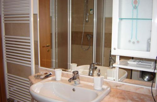 A 7 KM DA SALO' CASA DEL SOLE MANSARDA - Foto 42