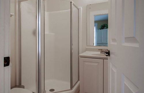 Chesapeake Waterfront - 7BR 5BA - Beach Pool Dock - Foto 29