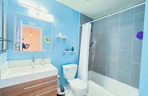 Brea Mall romantic two-bedroom house - Photo 21