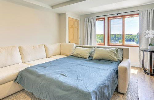 Walk to Bethel Woods Family Home with Deck and Views! - Foto 24