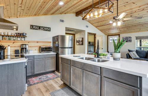 Fish Sam Rayburn! Secluded Cabin with Deck and Grill - Photo 6