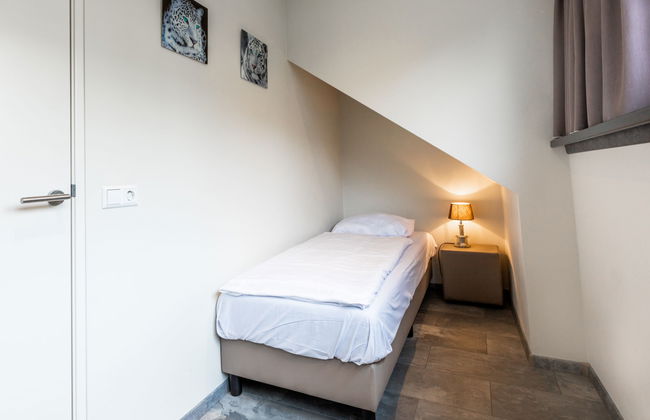 6 bedroom House in Bemelen with swimming pool and garden - Photo 11